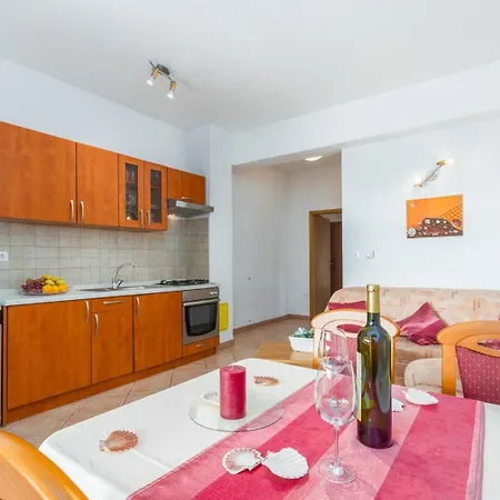 Damjan Apartament *